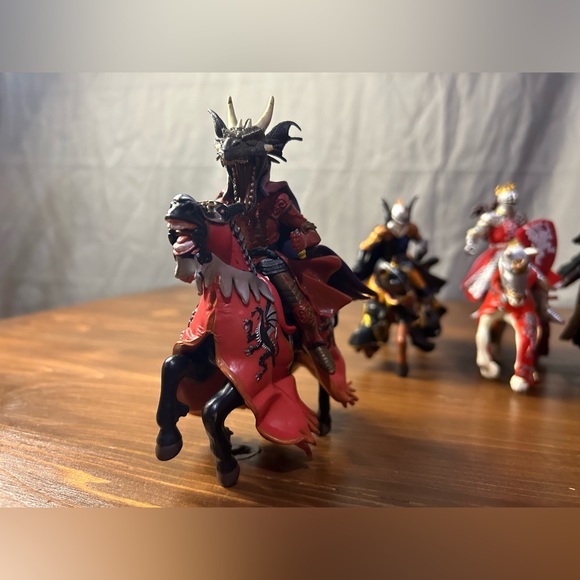 Papo Knights and horses Set of 4 - Picture 3 of 11